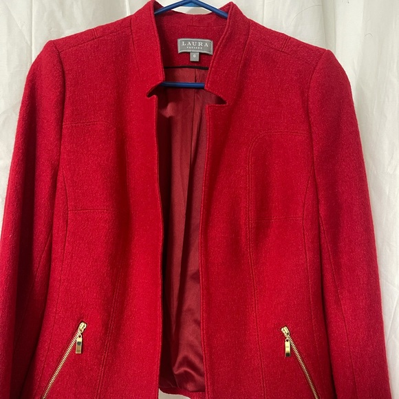 Woman vest jacket. - Picture 5 of 5